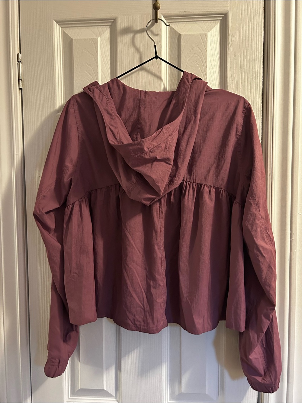 lululemon athletica windbreaker - Picture 2 of 4